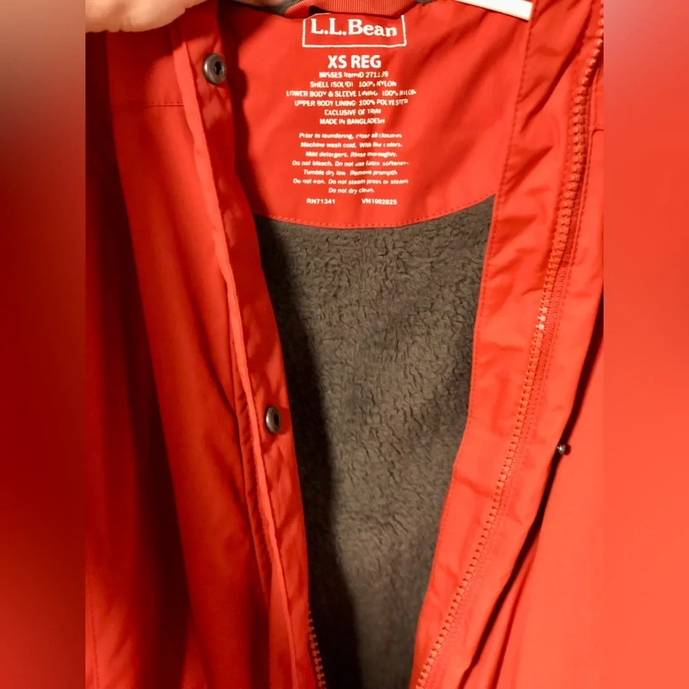 LL BEAN Women’s H2O OFF Raincoat, Mesh Lined - Picture 2 of 4